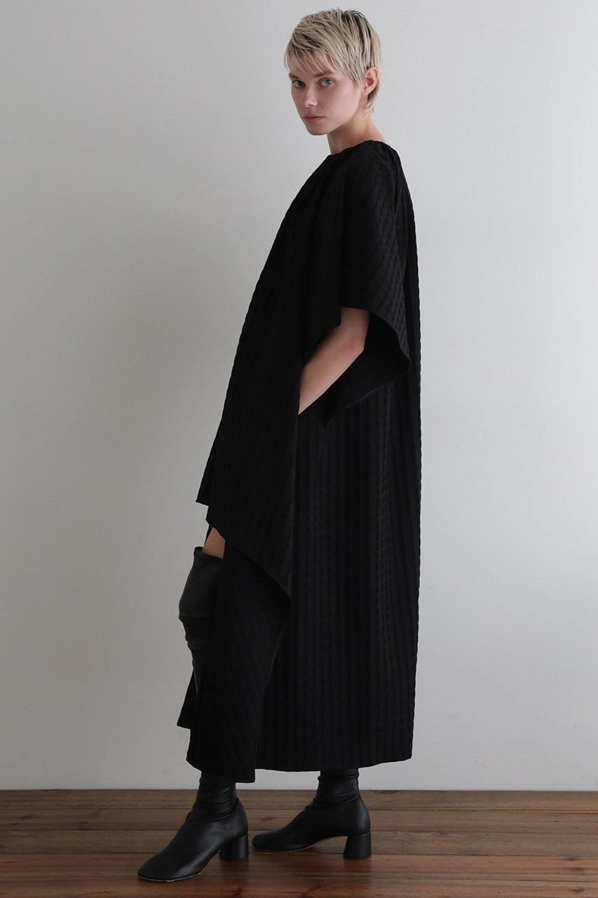 【ル フィル/LE PHIL】のワッフルジャガードワンピース 人気、トレンドファッション・服の通販 founy(ファニー) 　ファッション　Fashion　レディースファッション　Fashion for Women　ワンピース　Dresses　チュニック　Tunic Tops & Dresses　おすすめ　Recommended / Our Picks　エレガント 上品　Elegant　ジャカード／ジャガード　Jacquard, Woven Pattern　スタンダード　Standard, Basic　ストレッチ　Stretch, Stretchy Fabric　スリーブ　Sleeve, Long Sleeve / Short Sleeve　チュニック　Tunic, Long Top　ドレス　Dress, One-Piece　フレア　Flare, Flared　ペプラム　Peplum, Flared Hem　モチーフ　Motif, Design Theme　ロング　Long, Long-Length　other-4|ID: prp329100004507860 ipo3291000000036560865