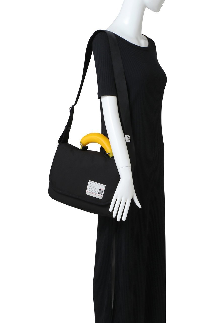 【メゾン ミハラヤスヒロ/Maison MIHARA YASUHIRO】の【UNISEX】BANANA ショルダーバッグ 人気、トレンドファッション・服の通販 founy(ファニー) 　ファッション　Fashion　レディースファッション　Fashion for Women　バッグ　Bags　ユニセックス　Unisex, Genderless　モチーフ　Motif, Design Theme　ワーク　Workwear, Utility Style　人気　Popular, Best Seller　旅行　Travel　other-2|ID: prp329100004507898 ipo3291000000032778872