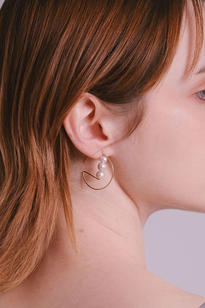 【ナチュラリジュエリ/NATURALI JEWELRY】のターナリー サークルパールピアス 人気、トレンドファッション・服の通販 founy(ファニー) ファッション Fashion レディースファッション Fashion for Women ジュエリー Jewelry ファッションリング Fashion Rings イヤリング・フープ・ドロップタイプ Hoop, Drop & Clip Earrings イヤリング Earrings サークル Circle, Round Design パール Pearl, Pearl Accent フェミニン Feminine, Girly モチーフ Motif, Design Theme リュクス Luxury, Elegant, High-End, Chic 再入荷 Restock / Back in Stock other-2|ID: prp329100004509159 ipo3291000000035887392