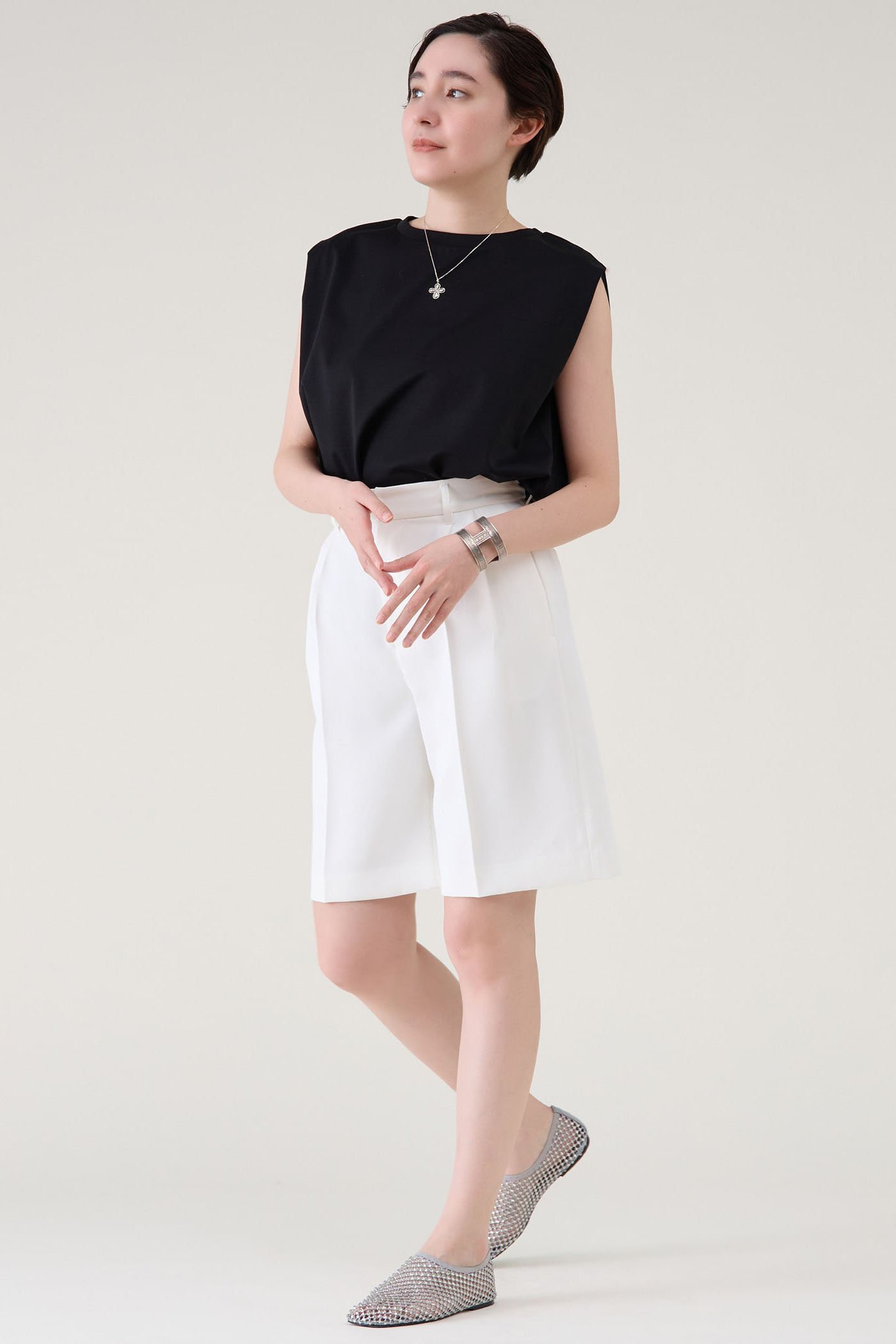 【マルティニーク/martinique】の《定番》ポンチノースリプルオーバー 人気、トレンドファッション・服の通販 founy(ファニー) 　ファッション　Fashion　レディースファッション　Fashion for Women　トップス・カットソー　Cut & Sew Tops　キャミソール&ノースリーブ　Camisoles & Sleeveless Tops　シャツ・ブラウス・オフィスカジュアル　Elegant Blouses & Button-Ups　ロングTシャツ・Tシャツ　Longline T-Shirts & Tees　カジュアルプルオーバー・ニットトップス　Pullovers & Knit Tops / Casual Pullovers　カットソー・ベーシックTシャツ　Cut-and-Sewn Tops / Stretch Tees & Basics　おすすめ　Recommended / Our Picks　キャミソール　Camisole, Spaghetti Strap Top　シルケット　Silket, Silky Cotton　ストレート　Straight, Straight Cut　スリット　Slit, Slit Detail　タンク　Tank Top, Sleeveless Top　ノースリーブ　Sleeveless, No-Sleeve　ボトム　Bottoms, Lower Wear　定番　Standard, Basic Item　other-4|ID: prp329100004509175 ipo3291000000032811637