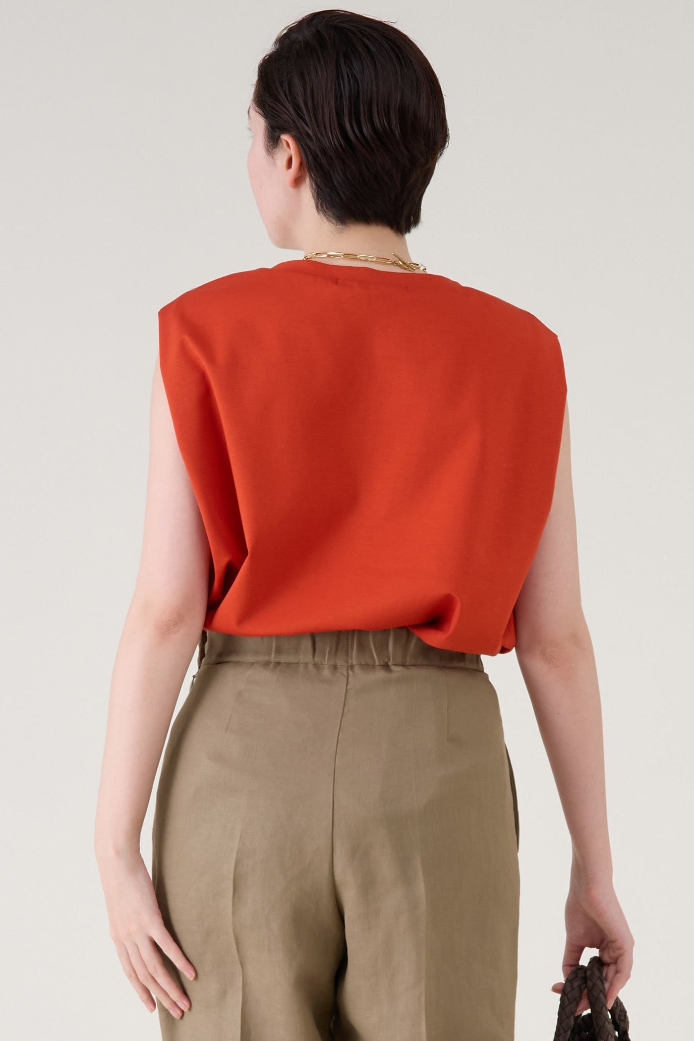 【マルティニーク/martinique】の《定番》ポンチノースリプルオーバー 人気、トレンドファッション・服の通販 founy(ファニー) 　ファッション　Fashion　レディースファッション　Fashion for Women　トップス・カットソー　Cut & Sew Tops　キャミソール&ノースリーブ　Camisoles & Sleeveless Tops　シャツ・ブラウス・オフィスカジュアル　Elegant Blouses & Button-Ups　ロングTシャツ・Tシャツ　Longline T-Shirts & Tees　カジュアルプルオーバー・ニットトップス　Pullovers & Knit Tops / Casual Pullovers　カットソー・ベーシックTシャツ　Cut-and-Sewn Tops / Stretch Tees & Basics　おすすめ　Recommended / Our Picks　キャミソール　Camisole, Spaghetti Strap Top　シルケット　Silket, Silky Cotton　ストレート　Straight, Straight Cut　スリット　Slit, Slit Detail　タンク　Tank Top, Sleeveless Top　ノースリーブ　Sleeveless, No-Sleeve　ボトム　Bottoms, Lower Wear　定番　Standard, Basic Item　other-3|ID: prp329100004509175 ipo3291000000035602220