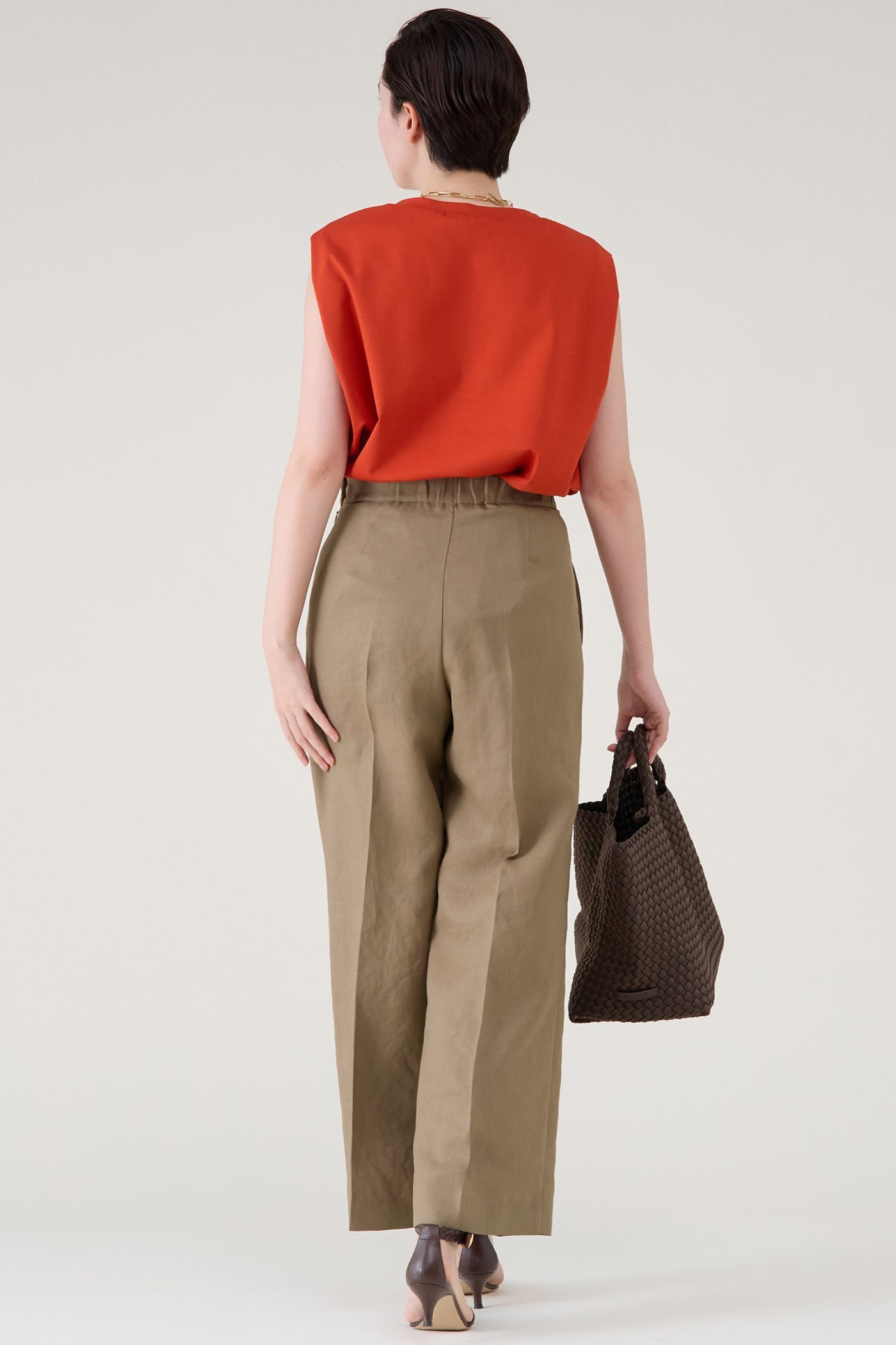 【マルティニーク/martinique】の《定番》ポンチノースリプルオーバー 人気、トレンドファッション・服の通販 founy(ファニー) 　ファッション　Fashion　レディースファッション　Fashion for Women　トップス・カットソー　Cut & Sew Tops　キャミソール&ノースリーブ　Camisoles & Sleeveless Tops　シャツ・ブラウス・オフィスカジュアル　Elegant Blouses & Button-Ups　ロングTシャツ・Tシャツ　Longline T-Shirts & Tees　カジュアルプルオーバー・ニットトップス　Pullovers & Knit Tops / Casual Pullovers　カットソー・ベーシックTシャツ　Cut-and-Sewn Tops / Stretch Tees & Basics　おすすめ　Recommended / Our Picks　キャミソール　Camisole, Spaghetti Strap Top　シルケット　Silket, Silky Cotton　ストレート　Straight, Straight Cut　スリット　Slit, Slit Detail　タンク　Tank Top, Sleeveless Top　ノースリーブ　Sleeveless, No-Sleeve　ボトム　Bottoms, Lower Wear　定番　Standard, Basic Item　other-5|ID: prp329100004509175 ipo3291000000035602225