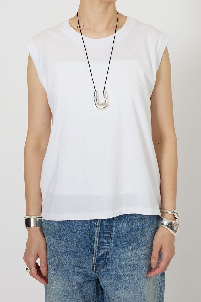 【ブリル/BRILL】のテンジクノースリーブ インテリア・キッズ・メンズ・レディースファッション・服の通販 founy(ファニー) https://founy.com/ ファッション Fashion レディースファッション Fashion for Women トップス・カットソー Cut & Sew Tops キャミソール&ノースリーブ Camisoles & Sleeveless Tops シャツ・ブラウス・オフィスカジュアル Elegant Blouses & Button-Ups ロングTシャツ・Tシャツ Longline T-Shirts & Tees カットソー・ベーシックTシャツ Cut-and-Sewn Tops / Stretch Tees & Basics キャミソール Camisole, Spaghetti Strap Top タンク Tank Top, Sleeveless Top ノースリーブ Sleeveless, No-Sleeve ボトム Bottoms, Lower Wear |ID: prp329100004509178 ipo3291000000035968152