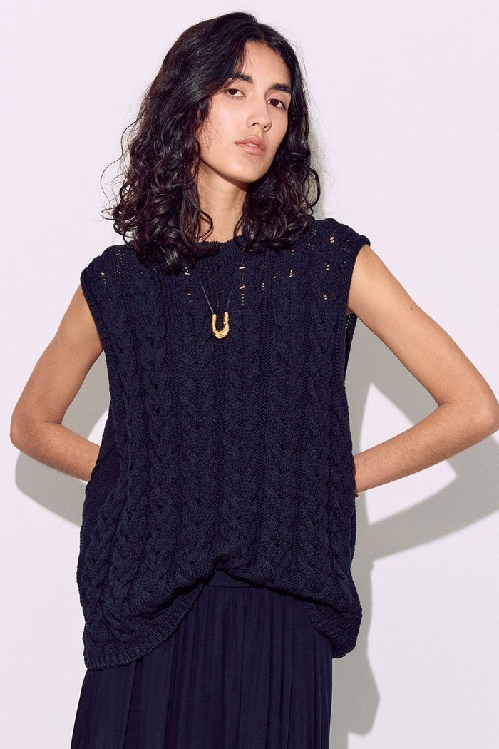 【ブリル/BRILL】のケーブルノースリーブプルオーバー インテリア・キッズ・メンズ・レディースファッション・服の通販 founy(ファニー) https://founy.com/ ファッション Fashion レディースファッション Fashion for Women トップス・カットソー Cut & Sew Tops ニット Knit Tops & Sweaters キャミソール&ノースリーブ Camisoles & Sleeveless Tops カジュアルプルオーバー・ニットトップス Pullovers & Knit Tops / Casual Pullovers シンプル Simple, Minimal リネン Linen, Linen Fabric 再入荷 Restock / Back in Stock |ID: prp329100004509199 ipo3291000000032811177