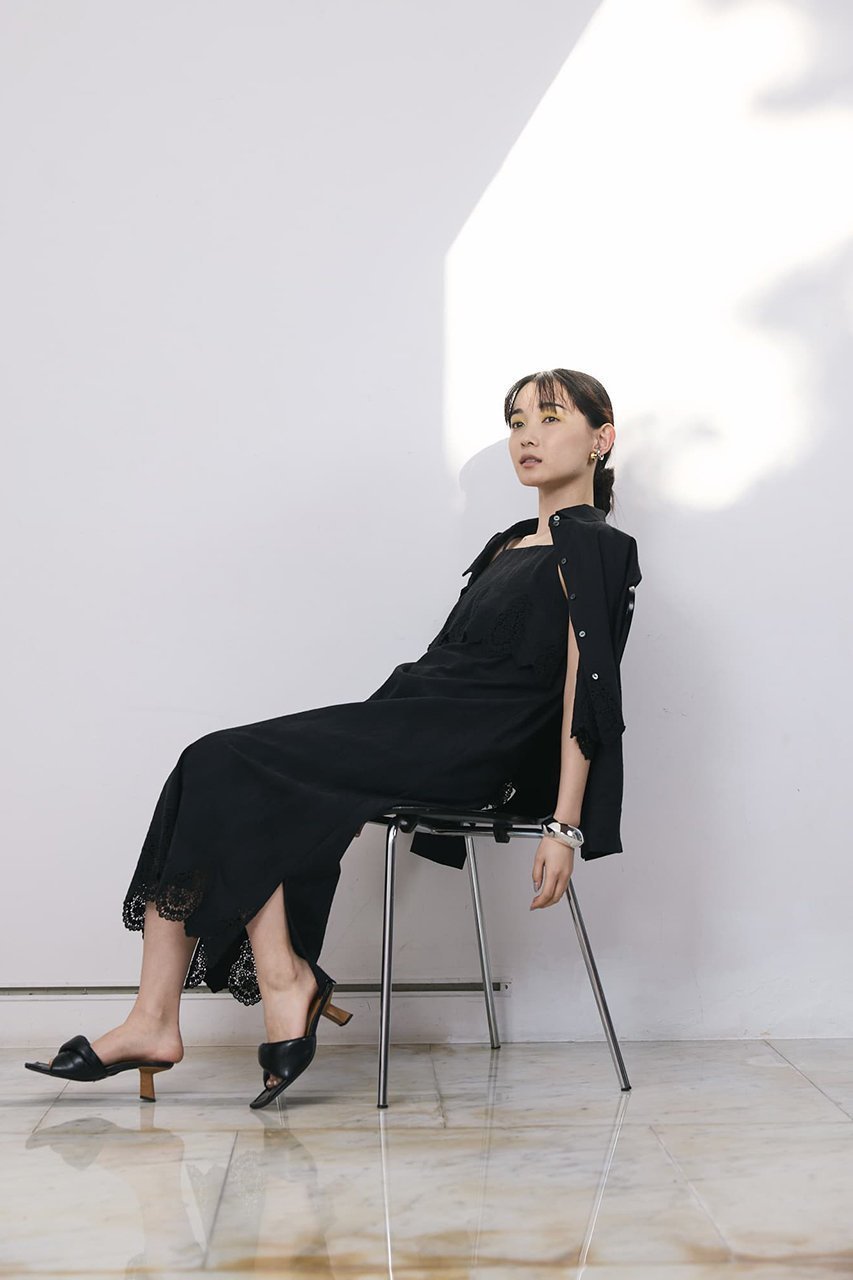 【エストラータ/STRATA】のエンブロイダリースカラップシャツ 人気、トレンドファッション・服の通販 founy(ファニー) 　ファッション　Fashion　レディースファッション　WOMEN　トップス・カットソー　Tops/Tshirt　シャツ/ブラウス　Shirts/Blouses　おすすめ　Recommend　インナー　Inner　キャミソール　Camisole　コンパクト　Compact　シンプル　Simple　スカラップ　Scalloped　スリーブ　Sleeve　デニム　Denim　バランス　Balance　ロング　Long　NEW・新作・新着・新入荷　New Arrivals　other-4|ID: prp329100004510954 ipo3291000000031861544