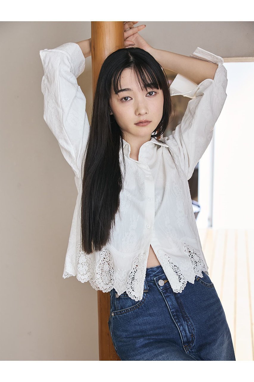 【エストラータ/STRATA】のエンブロイダリースカラップシャツ 人気、トレンドファッション・服の通販 founy(ファニー) 　ファッション　Fashion　レディースファッション　Fashion for Women　トップス・カットソー　Cut & Sew Tops　シャツ・ブラウス・オフィスカジュアル　Elegant Blouses & Button-Ups　おすすめ　Recommended / Our Picks　インナー　Innerwear　キャミソール　Camisole, Spaghetti Strap Top　コンパクト　Compact, Small Size　シンプル　Simple, Minimal　スカラップ　Scallop, Scalloped Edge　スリーブ　Sleeve, Long Sleeve / Short Sleeve　デニム　Denim, Jeans Material　バランス　Balance, Style Balance　ロング　Long, Long-Length　other-5|ID: prp329100004510954 ipo3291000000032806915