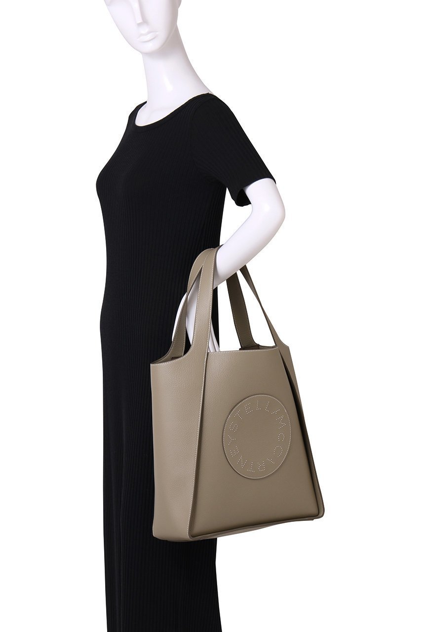 【ステラ マッカートニー/STELLA McCARTNEY】のStella Logo スタッズスクエアトートバッグ 人気、トレンドファッション・服の通販 founy(ファニー) 　ファッション　Fashion　レディースファッション　Fashion for Women　バッグ　Bags　シンプル　Simple, Minimal　トレンド　Trend, Trending Now　ポーチ　Pouch, Small Case　エレガント 上品　Elegant　旅行　Travel　other-2|ID: prp329100004511043 ipo3291000000032778564