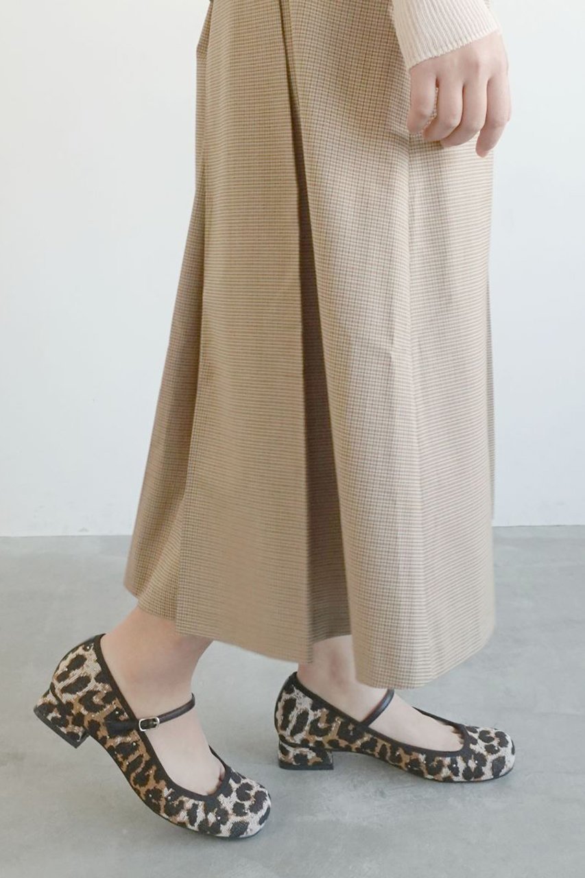 【ダニエラ アンド ジェマ/Daniella & GEMMA】のワイドスクエアスタッズメリージェーンパンプス 人気、トレンドファッション・服の通販 founy(ファニー) 　ファッション　Fashion　レディースファッション　Fashion for Women　クッション　Cushion, Throw Pillow　シルバー　Silver, Metallic Silver　スタッズ　Studs, Metal Accents　フラット　Flat, Flat Shoes　ラップ　Wrap, Wrap Design　レオパード　Leopard, Animal Print　other-2|ID: prp329100004512258 ipo3291000000035742471