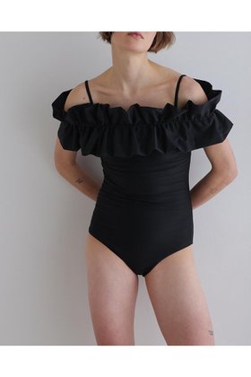 【ル フィル/LE PHIL】のフリルOP水着 人気、トレンドファッション・服の通販 founy(ファニー) ファッション Fashion レディースファッション WOMEN 水着 Swimwear 水着 Swimwear オフショルダー Off Shoulder シンプル Simple スタンダード Standard スポーツ Sports フリル Frills ラップ Wrap 水着 Swimsuit |ID:prp329100004513399