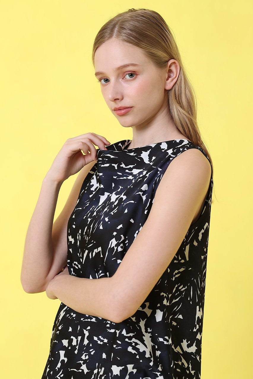 【アナイ/ANAYI】のShade Of Night プリントドレープ ブラウス 人気、トレンドファッション・服の通販 founy(ファニー) 　ファッション　Fashion　レディースファッション　Fashion for Women　トップス・カットソー　Cut & Sew Tops　キャミソール&ノースリーブ　Camisoles & Sleeveless Tops　シャツ・ブラウス・オフィスカジュアル　Elegant Blouses & Button-Ups　おすすめ　Recommended / Our Picks　サテン　Satin, Glossy Fabric　セットアップ　Set-Up, Coordinated Outfit　デコルテ　Décolleté, Neckline　ドレープ　Drape, Draping Fabric　ノースリーブ　Sleeveless, No-Sleeve　エレガント 上品　Elegant　other-7|ID: prp329100004513443 ipo3291000000035639718