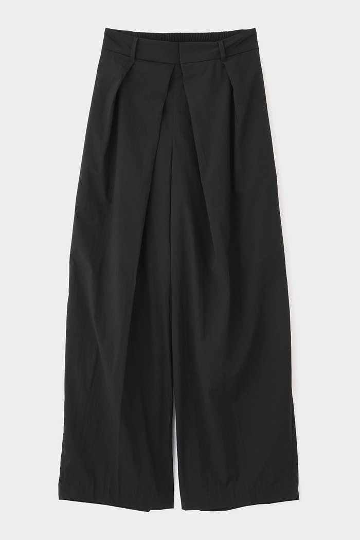 【ル フィル/LE PHIL】のクリスピーナイロンパンツ インテリア・キッズ・メンズ・レディースファッション・服の通販 founy(ファニー) https://founy.com/ ファッション Fashion レディースファッション Fashion for Women パンツ Pants & Trousers おすすめ Recommended / Our Picks クロップド Cropped, Short Length コンパクト Compact, Small Size シンプル Simple, Minimal セットアップ Set-Up, Coordinated Outfit プリーツ Pleats, Pleated リップ Lip, Lip Motif ワイド Wide, Wide Fit |ID: prp329100004513486 ipo3291000000035700036