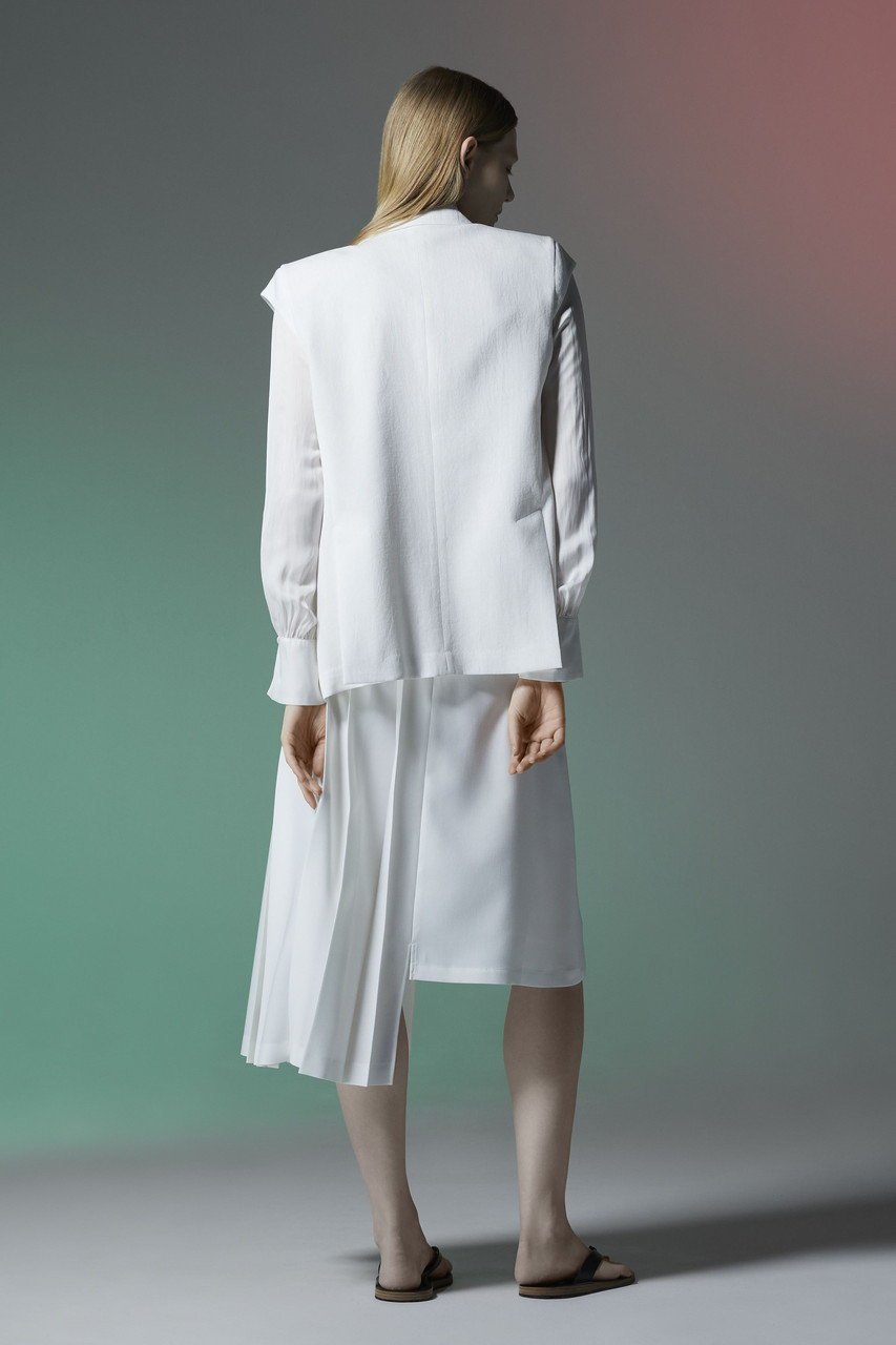 【ティーチ/TEECHI】のピークドラペルノースリーブJK 人気、トレンドファッション・服の通販 founy(ファニー) 　ファッション　Fashion　レディースファッション　Fashion for Women　アウター　Coat / Outerwear Collection　レディースジャケット・軽アウター　Jackets　シンプル　Simple, Minimal　ジャケット　Jacket, Outerwear　スタイリッシュ　Stylish, Fashionable　ノースリーブ　Sleeveless, No-Sleeve　ベスト　Vest, Waistcoat　夏　Summer　春　Spring　S/S・春夏　SS, Spring/Summer, Warm Season　other-8|ID: prp329100004514966 ipo3291000000032948356