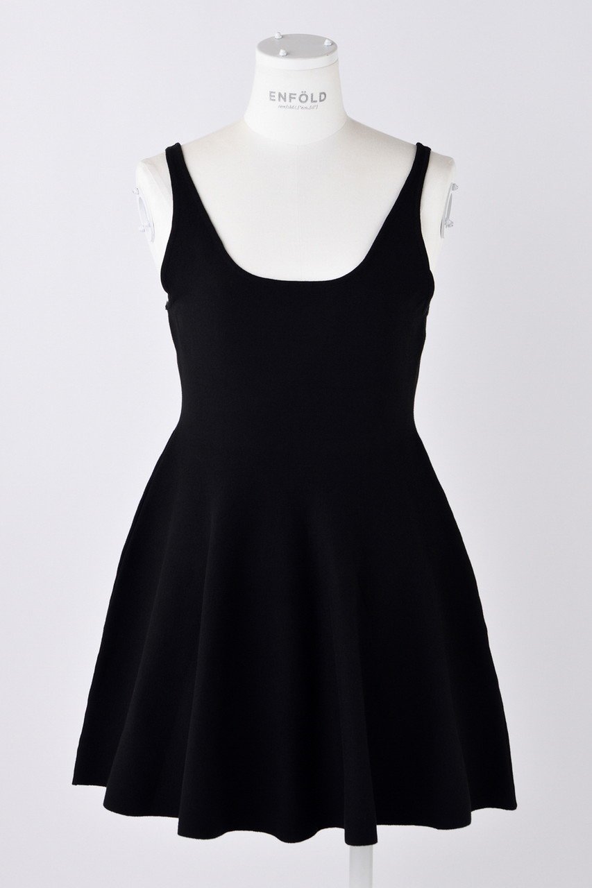 【エンフォルド/ENFOLD】のFLARE CAMISOLE/キャミソール インテリア・キッズ・メンズ・レディースファッション・服の通販 founy(ファニー) 　ファッション　Fashion　レディースファッション　Fashion for Women　トップス・カットソー　Cut & Sew Tops　キャミソール&ノースリーブ　Camisoles & Sleeveless Tops　シャツ・ブラウス・オフィスカジュアル　Elegant Blouses & Button-Ups　ロングTシャツ・Tシャツ　Longline T-Shirts & Tees　カットソー・ベーシックTシャツ　Cut-and-Sewn Tops / Stretch Tees & Basics　キャミソール　Camisole, Spaghetti Strap Top　コンパクト　Compact, Small Size　タンク　Tank Top, Sleeveless Top　ペプラム　Peplum, Flared Hem　ブラック|ID: prp329100004521039 ipo3291000000035559815