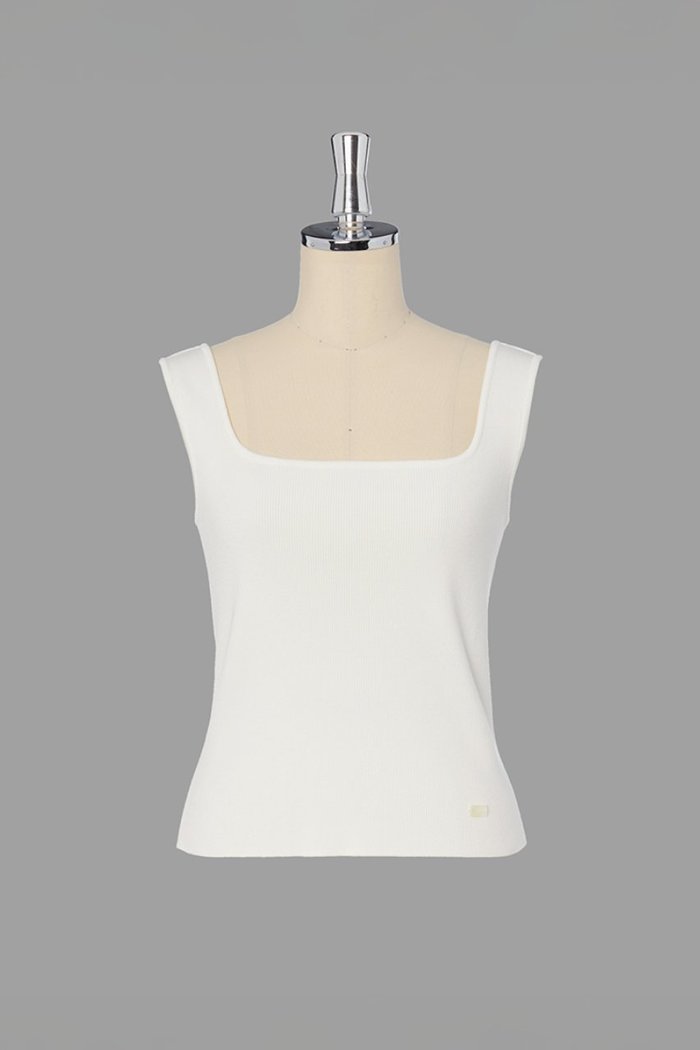 【デイジーリン/DAISY LIN】のStylish Tank インテリア・キッズ・メンズ・レディースファッション・服の通販 founy(ファニー) https://founy.com/ ファッション Fashion レディースファッション WOMEN トップス・カットソー Tops/Tshirt キャミソール / ノースリーブ No Sleeves シャツ/ブラウス Shirts/Blouses ロング / Tシャツ T-Shirts カットソー Cut and Sewn アンサンブル Ensemble ウォッシャブル Washable キャミソール Camisole シンプル Simple ストレッチ Stretch タンク Tank デコルテ Decolletage フィット Fit フラット Flat プレート Plate おすすめ Recommend エレガント 上品 Elegant NEW・新作・新着・新入荷 New Arrivals |ID: prp329100004522187 ipo3291000000031986746