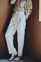 【プルミエ アロンディスモン/1er Arrondissement】の【富岡佳子×1er Arrondissement】ワンタックイージースラックス オフホワイト|ID:prp329100004522277