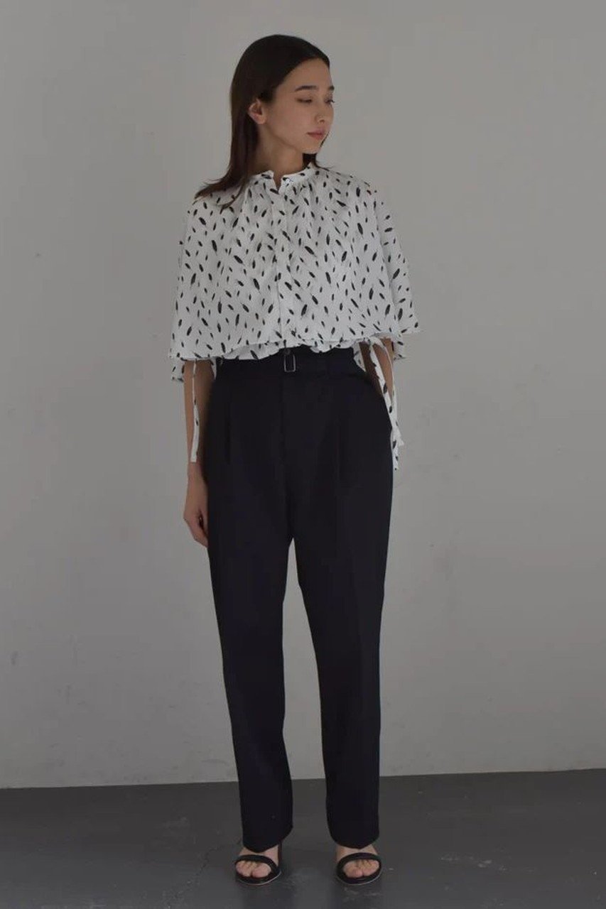【レリル/lelill】のケープノースリーブブラウス 人気、トレンドファッション・服の通販 founy(ファニー) 　ファッション　Fashion　レディースファッション　Fashion for Women　トップス・カットソー　Cut & Sew Tops　キャミソール&ノースリーブ　Camisoles & Sleeveless Tops　シャツ・ブラウス・オフィスカジュアル　Elegant Blouses & Button-Ups　ショート　Short, Short Length　スリーブ　Sleeve, Long Sleeve / Short Sleeve　ドローコード　Drawcord, Drawstring Cord　ビンテージ　Vintage, Retro Style　フィット　Fit, Slim Fit　フェザー　Feather, Feather Detail　フレア　Flare, Flared　モチーフ　Motif, Design Theme　人気　Popular, Best Seller　other-4|ID: prp329100004523619 ipo3291000000032915851