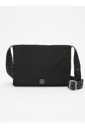 【イアクッチ/IACUCCI】のアーゴ ミディアムショルダー NYLON/CERVO 人気、トレンドファッション・服の通販 founy(ファニー) ファッション Fashion レディースファッション WOMEN エレガント 上品 Elegant ショルダー Shoulder スクエア Square スタイリッシュ Stylish タオル Towel 人気 Popularity バランス Balance フォルム Form フラップ Flap フロント Front ポーチ Pouch 日傘 Parasol マグネット Magnet メタル Metal モダン Modern ワンポイント One Point 夏 Summer NEW・新作・新着・新入荷 New Arrivals |ID:prp329100004523768