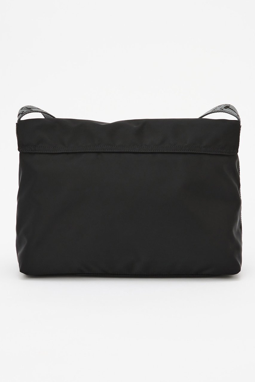 【イアクッチ/IACUCCI】のアーゴ ミディアムショルダー NYLON/CERVO 人気、トレンドファッション・服の通販 founy(ファニー) 　ファッション　Fashion　レディースファッション　Ladies' Fashion Online　エレガント 上品　Elegant　ショルダー　Shoulder　スクエア　Square　スタイリッシュ　Stylish　タオル　Towel　人気　Popularity　バランス　Balance　フォルム　Form　フラップ　Flap　フロント　Front　ポーチ　Pouch　日傘　Parasol　マグネット　Magnet　メタル　Metal　モダン　Modern　ワンポイント　One Point　夏　Summer　other-4|ID: prp329100004523768 ipo3291000000032000102