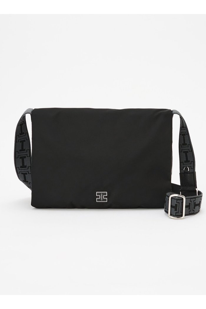 【イアクッチ/IACUCCI】のアーゴ ミディアムショルダー NYLON/CERVO インテリア・キッズ・メンズ・レディースファッション・服の通販 founy(ファニー) https://founy.com/ ファッション Fashion レディースファッション Fashion for Women バッグ Bags エレガント 上品 Elegant ショルダー Shoulder, Shoulder Strap スクエア Square, Square Shape スタイリッシュ Stylish, Fashionable タオル Towel, Bath Towel 人気 Popular, Best Seller バランス Balance, Style Balance フォルム Silhouette, Form フラップ Flap, Flap Pocket フロント Front, Front Design ポーチ Pouch, Small Case 日傘 Parasol, UV Umbrella マグネット Magnet, Magnetic Closure メタル Metal, Metal Parts モダン Modern, Contemporary ワンポイント One Point, Statement Accent 夏 Summer |ID: prp329100004523768 ipo3291000000036090347