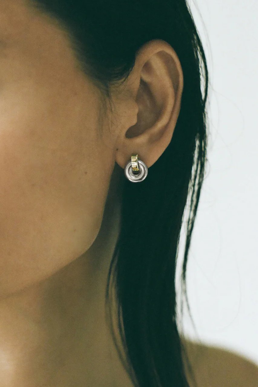 【ローラロンバルディ/LAURA LOMBARDI】のTwo tone piega ピアス 人気、トレンドファッション・服の通販 founy(ファニー) 　ファッション　Fashion　レディースファッション　WOMEN　ジュエリー　Jewelry　リング　Rings　イヤリング　Earrings　イヤリング　Earrings　シルバー　Silver　デニム　Denim　モチーフ　Motif　ヴィンテージ　Vintage　NEW・新作・新着・新入荷　New Arrivals　other-2|ID: prp329100004537156 ipo3291000000032061556