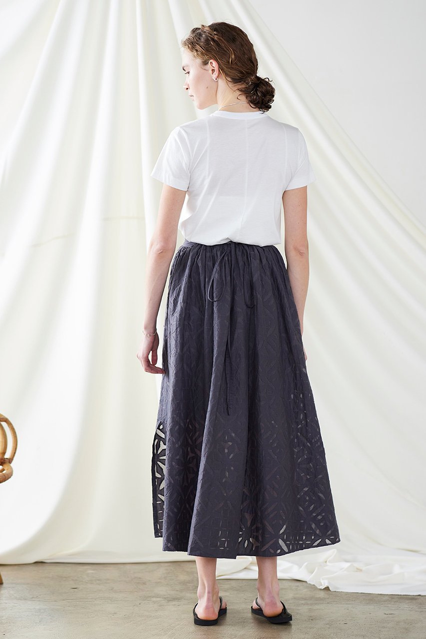 【マリリンムーン/MARILYN MOON】の【WALANCE】リバースアップリケフレアスカート 人気、トレンドファッション・服の通販 founy(ファニー) 　ファッション　Fashion　レディースファッション　Fashion for Women　スカート　Skirts　Aライン・フレアスカート　A-Line & Flared Skirts　ロングスカート　Long Skirts / Maxi & Midi Skirts　インド　Indian Textile　オーガンジー　Organza Fabric　ギャザー　Gathered, Ruffled　シアー　Sheer, See-Through　シンプル　Simple, Minimal　スリット　Slit, Slit Detail　フィット　Fit, Slim Fit　フレア　Flare, Flared　リボン　Ribbon, Bow　ロング　Long, Long-Length　ワーク　Workwear, Utility Style　夏　Summer　other-8|ID: prp329100004537195 ipo3291000000035700311
