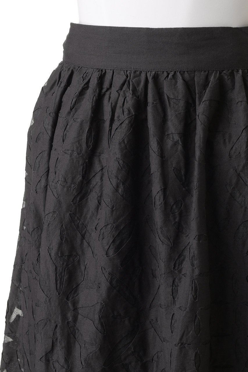 【マリリンムーン/MARILYN MOON】の【WALANCE】リバースアップリケフレアスカート 人気、トレンドファッション・服の通販 founy(ファニー) ファッション Fashion レディースファッション Fashion for Women スカート Skirts Aライン・フレアスカート A-Line & Flared Skirts ロングスカート Long Skirts / Maxi & Midi Skirts インド Indian Textile オーガンジー Organza Fabric ギャザー Gathered, Ruffled シアー Sheer, See-Through シンプル Simple, Minimal スリット Slit, Slit Detail フィット Fit, Slim Fit フレア Flare, Flared リボン Ribbon, Bow ロング Long, Long-Length ワーク Workwear, Utility Style 夏 Summer other-5|ID: prp329100004537195 ipo3291000000036728882