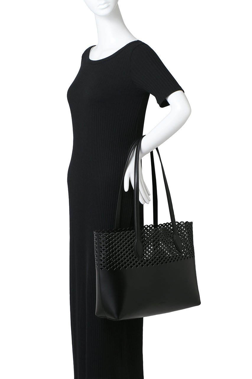 【セルジオ ロッシ/SERGIO ROSSI】のsrMERMAID TOTE 人気、トレンドファッション・服の通販 founy(ファニー) 　ファッション　Fashion　レディースファッション　Fashion for Women　バッグ　Bags　カッティング　Cutting Detail　コレクション　Collection, Seasonal Line　シェイプ　Shape, Slim Fit　トレンド　Trend, Trending Now　フラット　Flat, Flat Shoes　ポーチ　Pouch, Small Case　マーメイド　Mermaid, Fishtail Silhouette　ワーク　Workwear, Utility Style　other-2|ID: prp329100004537223 ipo3291000000035779071