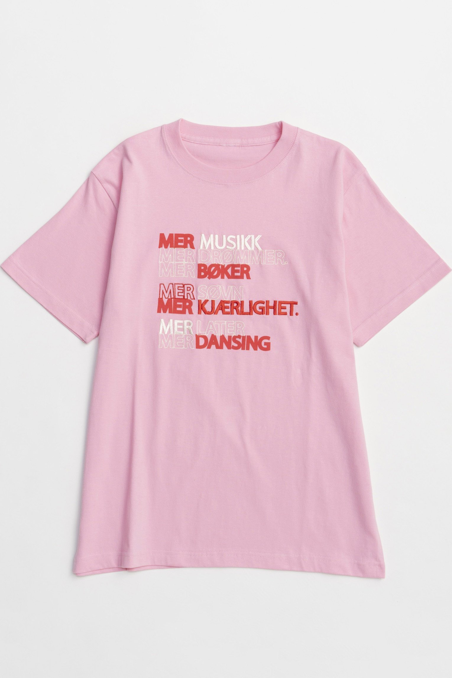 【メゾンスペシャル/MAISON SPECIAL】のLOVE LIFF Embroidery T-shirt/LOVE LIFFエンブロイダリーTシャツ インテリア・キッズ・メンズ・レディースファッション・服の通販 founy(ファニー) 　ファッション　Fashion　レディースファッション　WOMEN　トップス・カットソー　Tops/Tshirt　シャツ/ブラウス　Shirts/Blouses　ロング / Tシャツ　T-Shirts　カットソー　Cut and Sewn　エンブロイダリー　Embroidery　ショート　Short　スリーブ　Sleeve　トレンド　Trend　バランス　Balance　フォルム　Form　ロング　Long　おすすめ　Recommend　NEW・新作・新着・新入荷　New Arrivals　PNK(ピンク)|ID: prp329100004544555 ipo3291000000032113129