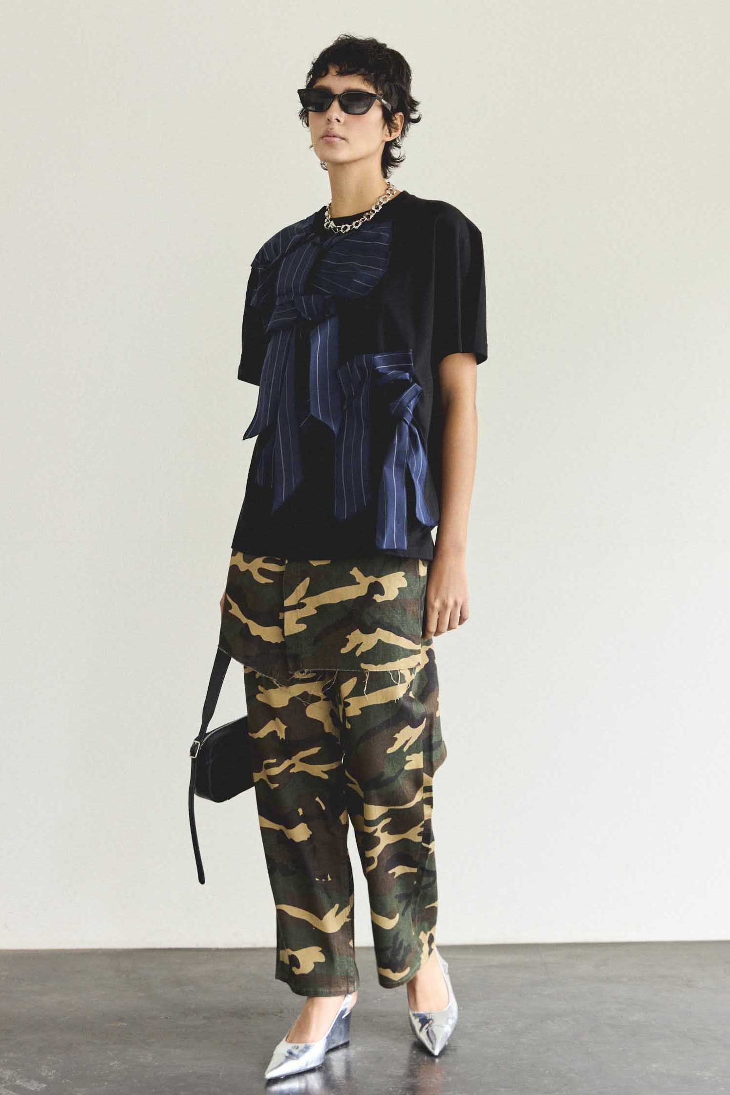【メゾンスペシャル/MAISON SPECIAL】のTwisted Ribbon Oversize T-shirt/ツイステッドリボンオーバーTシャツ 人気、トレンドファッション・服の通販 founy(ファニー) 　ファッション　Fashion　レディースファッション　WOMEN　トップス・カットソー　Tops/Tshirt　シャツ/ブラウス　Shirts/Blouses　ロング / Tシャツ　T-Shirts　カットソー　Cut and Sewn　ショート　Short　シンプル　Simple　スリーブ　Sleeve　タフタ　Taffeta　デニム　Denim　フレア　Flare　モチーフ　Motif　リボン　Ribbon　おすすめ　Recommend　夏　Summer　NEW・新作・新着・新入荷　New Arrivals　other-2|ID: prp329100004544558 ipo3291000000032113159