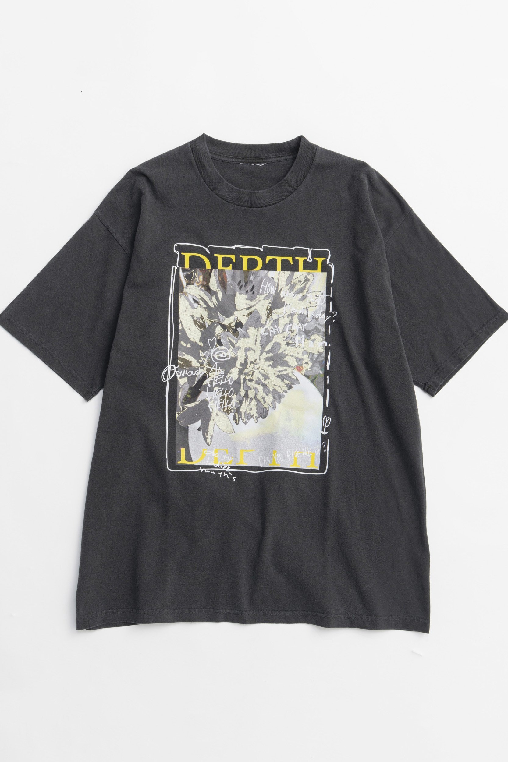【メゾンスペシャル/MAISON SPECIAL】のFlower Photo Oversized T-shirt/フラワーフォトオーバーTEE インテリア・キッズ・メンズ・レディースファッション・服の通販 founy(ファニー) 　ファッション　Fashion　レディースファッション　WOMEN　トップス・カットソー　Tops/Tshirt　シャツ/ブラウス　Shirts/Blouses　ロング / Tシャツ　T-Shirts　カットソー　Cut and Sewn　ガーリー　Girly　グラフィック　Graphic　ショート　Short　スリーブ　Sleeve　プリント　Print　ボトム　Bottom　レース　Race　おすすめ　Recommend　NEW・新作・新着・新入荷　New Arrivals　C.GRY(チャコールグレー)|ID: prp329100004544559 ipo3291000000032113162