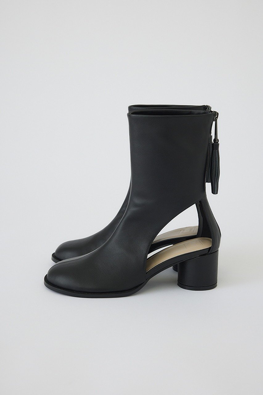 【リムアーク/RIM.ARK】のLeather cutting boots sandal/サンダル インテリア・キッズ・メンズ・レディースファッション・服の通販 founy(ファニー) 　ファッション　Fashion　レディースファッション　WOMEN　2025年　2025　カッティング　Cutting　サンダル　Sandals　シンプル　Simple　バランス　Balance　フリンジ　Fringe　A/W・秋冬　Aw・Autumn/Winter・Fw・Fall-Winter　ブラック|ID: prp329100004546611 ipo3291000000032124710