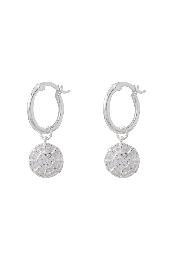 【デイジー ロンドン/DAISY LONDON】のApollo Sparkle Drop ピアス インテリア・キッズ・メンズ・レディースファッション・服の通販 founy(ファニー) https://founy.com/ ファッション Fashion レディースファッション Fashion for Women ジュエリー Jewelry ファッションリング Fashion Rings イヤリング・フープ・ドロップタイプ Hoop, Drop & Clip Earrings イヤリング Earrings コレクション Collection, Seasonal Line テクスチャー Texture, Textured Fabric ドロップ Drop Shoulder, Dropped Style パーティ Party, Party Style ボックス Boxy, Box Shape ポーチ Pouch, Small Case モチーフ Motif, Design Theme 旅行 Travel 春 Spring |ID: prp329100004547692 ipo3291000000035789705