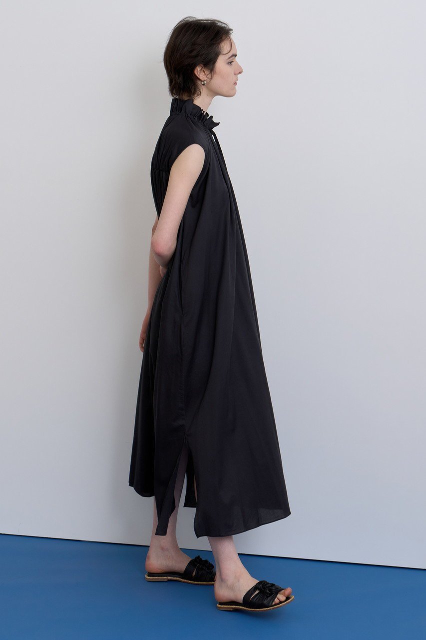 【ハウス オブ ロータス/HOUSE OF LOTUS】のドレープローンギャザーノースリーブワンピース 人気、トレンドファッション・服の通販 founy(ファニー) 　ファッション　Fashion　レディースファッション　Fashion for Women　ワンピース　Dresses　チュニック　Tunic Tops & Dresses　ギャザー　Gathered, Ruffled　スタンド　Stand Collar, Upright Stand　スリット　Slit, Slit Detail　チュニック　Tunic, Long Top　ドレープ　Drape, Draping Fabric　フェミニン　Feminine, Girly　フリル　Frill, Ruffle　ロング　Long, Long-Length　エレガント 上品　Elegant　再入荷　Restock / Back in Stock　other-7|ID: prp329100004547748 ipo3291000000032287094