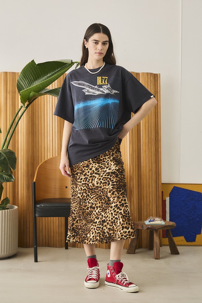 【オブラダ/Oblada】のSPACE Tシャツ 人気、トレンドファッション・服の通販 founy(ファニー) 　ファッション　Fashion　レディースファッション　Fashion for Women　トップス・カットソー　Cut & Sew Tops　シャツ・ブラウス・オフィスカジュアル　Elegant Blouses & Button-Ups　ロングTシャツ・Tシャツ　Longline T-Shirts & Tees　カットソー・ベーシックTシャツ　Cut-and-Sewn Tops / Stretch Tees & Basics　ショート　Short, Short Length　スリーブ　Sleeve, Long Sleeve / Short Sleeve　プリント　Print, Printed Pattern　other-6|ID: prp329100004549122 ipo3291000000032808038