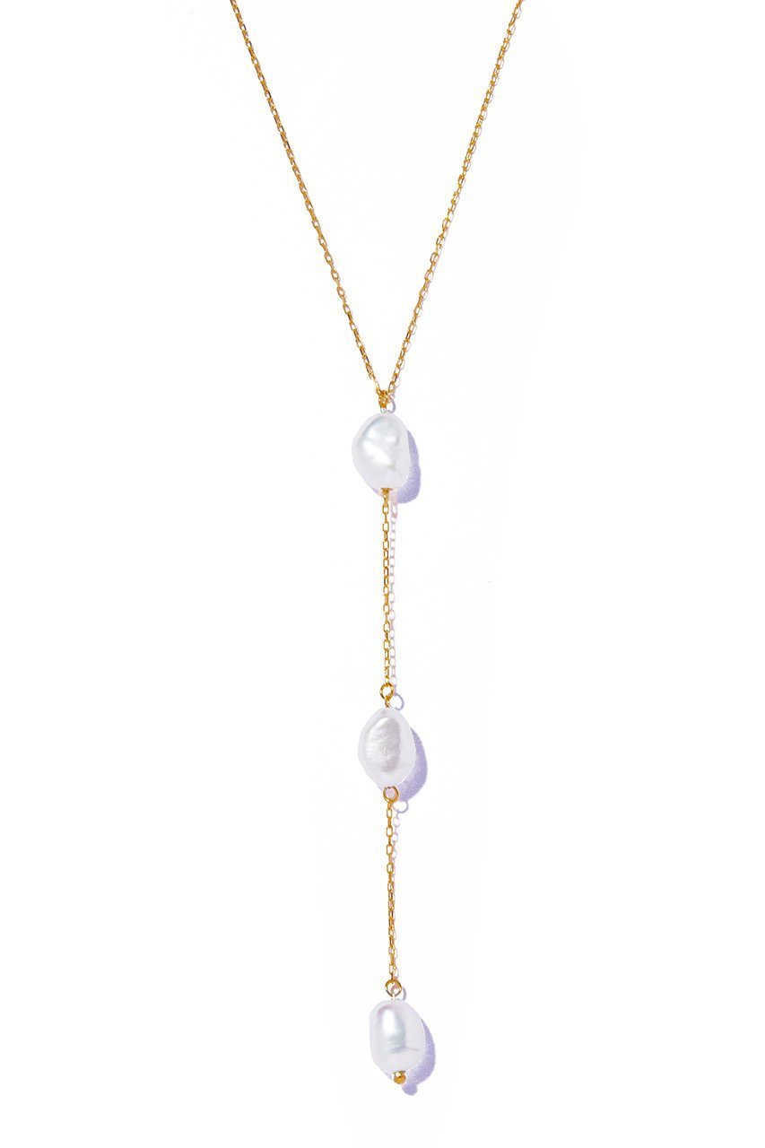 【ルボンボン/les bonbon】のskip pearl ネックレス インテリア・キッズ・メンズ・レディースファッション・服の通販 founy(ファニー) 　ファッション　Fashion　レディースファッション　Ladies' Fashion Online　ジュエリー　Jewelry　ネックレス　Necklaces　カットソー　Cut And Sew　キャミソール　Camisole　コンパクト　Compact　チェーン　Chain　デコルテ　Decolletage　ネックレス　Necklace　パール　Pearl　イエローゴールド|ID: prp329100004549196 ipo3291000000032151434