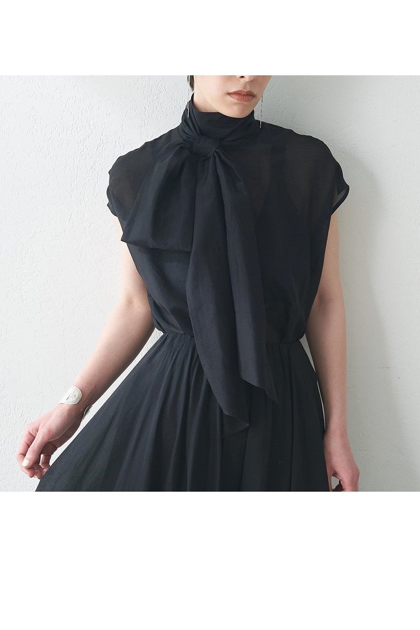 【ウィムガゼット/Whim Gazette】のシルクローンノースリーブブラウス 人気、トレンドファッション・服の通販 founy(ファニー) 　ファッション　Fashion　レディースファッション　WOMEN　トップス・カットソー　Tops/Tshirt　キャミソール / ノースリーブ　No Sleeves　シャツ/ブラウス　Shirts/Blouses　おすすめ　Recommend　エレガント 上品　Elegant　シルク　Silk　シンプル　Simple　スリーブ　Sleeve　セットアップ　Set Up　ノースリーブ　No Sleeve　フレンチ　French　ボトム　Bottom　NEW・新作・新着・新入荷　New Arrivals　 other-1|ID: prp329100004550946 ipo3291000000032163636