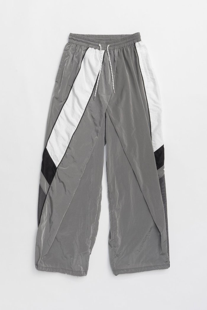 【プランク プロジェクト/PRANK PROJECT】のディフォームトラックパンツ / Deform Track Pants インテリア・キッズ・メンズ・レディースファッション・服の通販 founy(ファニー) https://founy.com/ ファッション Fashion レディースファッション WOMEN パンツ Pants おすすめ Recommend シルバー Silver タフタ Taffeta ドローストリング Drawstring メッシュ Mesh ワイド Wide NEW・新作・新着・新入荷 New Arrivals 軽量 Lightweight |ID: prp329100004550998 ipo3291000000032164170