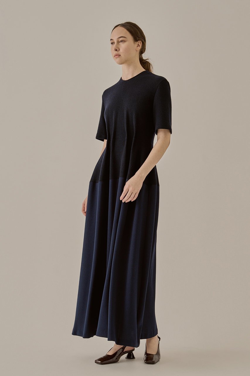 【アキラナカ/AKIRANAKA】のJodie コンビ テックス ジャージードレス 人気、トレンドファッション・服の通販 founy(ファニー) 　ファッション　Fashion　レディースファッション　Fashion for Women　ワンピース　Dresses　フォーマル・パーティードレス・結婚式用ドレス　Elegant & Casual Dresses　チュニック　Tunic Tops & Dresses　2025年　2025　2025-2026秋冬・A/W　Autumn/Winter 2025–26 AW25–26　コンビ　Combo, Combination Style　チュニック　Tunic, Long Top　ドレス　Dress, One-Piece　フィット　Fit, Slim Fit　フレア　Flare, Flared　ベーシック　Basic, Essential　ロング　Long, Long-Length　エレガント 上品　Elegant　A/W・秋冬　Autumn/Winter　other-7|ID: prp329100004553122 ipo3291000000032807279