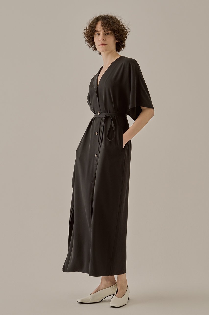 【アキラナカ/AKIRANAKA】のAna アシンメトリー ドレス 人気、トレンドファッション・服の通販 founy(ファニー) 　ファッション　Fashion　レディースファッション　Fashion for Women　ワンピース　Dresses　フォーマル・パーティードレス・結婚式用ドレス　Elegant & Casual Dresses　チュニック　Tunic Tops & Dresses　2025年　2025　2025-2026秋冬・A/W　Autumn/Winter 2025–26 AW25–26　アシンメトリー　Asymmetrical Style　スニーカー　Sneakers, Trainers　スリット　Slit, Slit Detail　チュニック　Tunic, Long Top　ドレス　Dress, One-Piece　フラット　Flat, Flat Shoes　ロング　Long, Long-Length　夏　Summer　春　Spring　S/S・春夏　SS, Spring/Summer, Warm Season　A/W・秋冬　Autumn/Winter　other-7|ID: prp329100004553123 ipo3291000000032807289