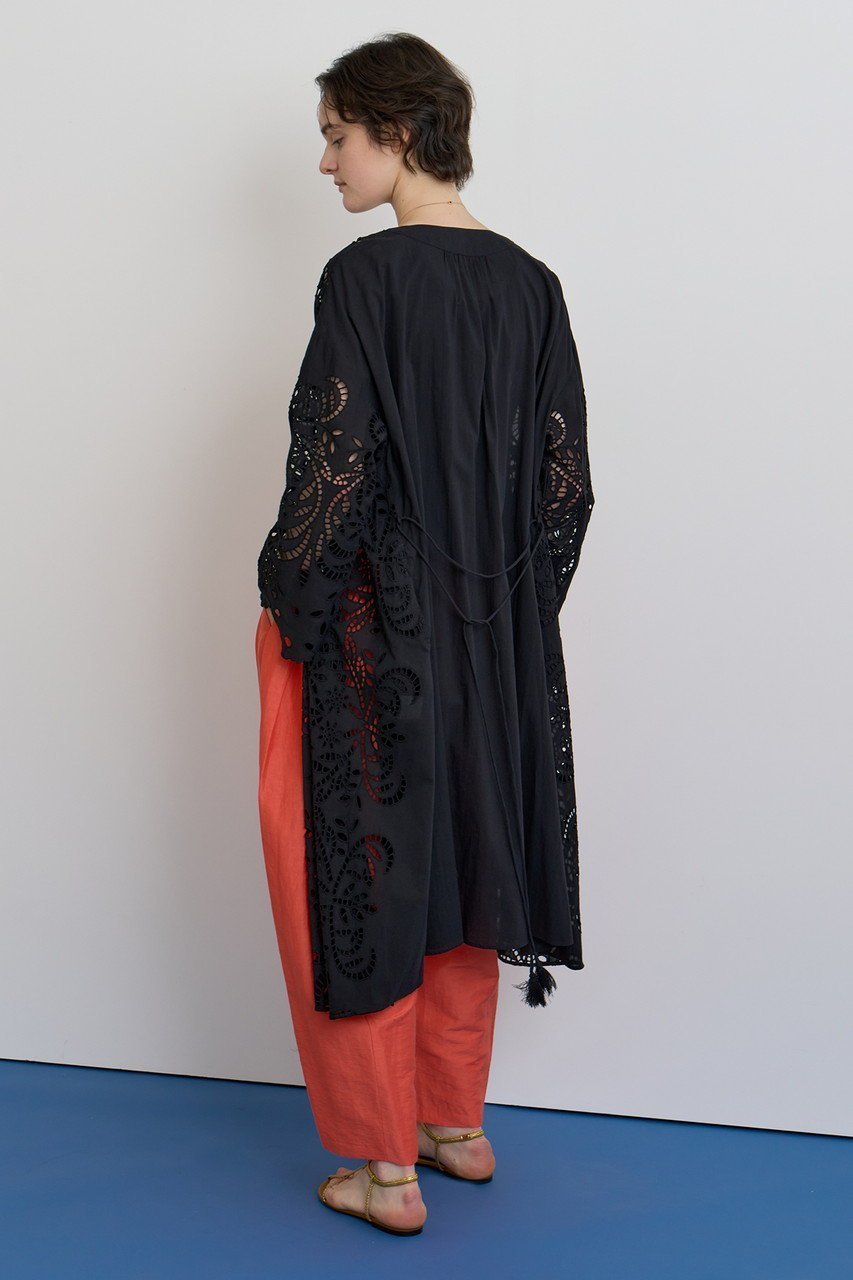 【ハウス オブ ロータス/HOUSE OF LOTUS】のシフリー刺繍ロングガウン 人気、トレンドファッション・服の通販 founy(ファニー) 　ファッション　Fashion　レディースファッション　Fashion for Women　トップス・カットソー　Cut & Sew Tops　シャツ・ブラウス・オフィスカジュアル　Elegant Blouses & Button-Ups　ガウン　Gown, Robe　シンプル　Simple, Minimal　スカラップ　Scallop, Scalloped Edge　スリーブ　Sleeve, Long Sleeve / Short Sleeve　タッセル　Tassel, Fringe　ボタニカル　Botanical, Floral Pattern　レース　Lace, Lace Fabric　ロング　Long, Long-Length　ワーク　Workwear, Utility Style　other-6|ID: prp329100004559120 ipo3291000000034952356