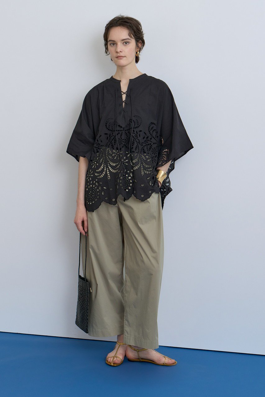 【ハウス オブ ロータス/HOUSE OF LOTUS】のシフリー刺繍ポンチョブラウス 人気、トレンドファッション・服の通販 founy(ファニー) 　ファッション　Fashion　レディースファッション　Fashion for Women　アウター　Coat / Outerwear Collection　ポンチョ・ケープコート　Ponchos & Capes　トップス・カットソー　Cut & Sew Tops　シャツ・ブラウス・オフィスカジュアル　Elegant Blouses & Button-Ups　ショート　Short, Short Length　スカラップ　Scallop, Scalloped Edge　スリーブ　Sleeve, Long Sleeve / Short Sleeve　フロント　Front, Front Design　ボタニカル　Botanical, Floral Pattern　レース　Lace, Lace Fabric　ワーク　Workwear, Utility Style　夏　Summer　other-2|ID: prp329100004559121 ipo3291000000032296483