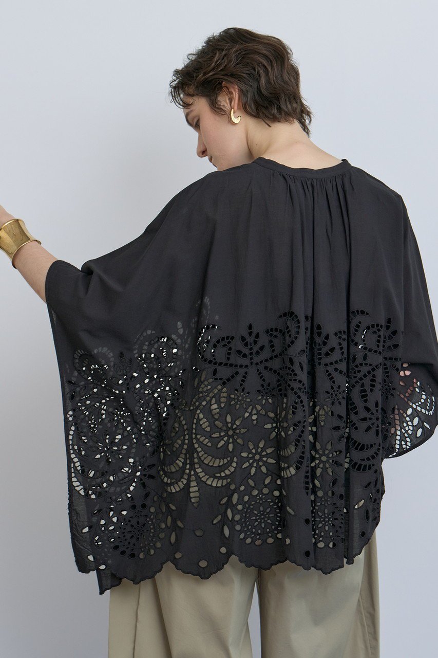 【ハウス オブ ロータス/HOUSE OF LOTUS】のシフリー刺繍ポンチョブラウス 人気、トレンドファッション・服の通販 founy(ファニー) 　ファッション　Fashion　レディースファッション　Fashion for Women　アウター　Coat / Outerwear Collection　ポンチョ・ケープコート　Ponchos & Capes　トップス・カットソー　Cut & Sew Tops　シャツ・ブラウス・オフィスカジュアル　Elegant Blouses & Button-Ups　ショート　Short, Short Length　スカラップ　Scallop, Scalloped Edge　スリーブ　Sleeve, Long Sleeve / Short Sleeve　フロント　Front, Front Design　ボタニカル　Botanical, Floral Pattern　レース　Lace, Lace Fabric　ワーク　Workwear, Utility Style　夏　Summer　other-4|ID: prp329100004559121 ipo3291000000032296485