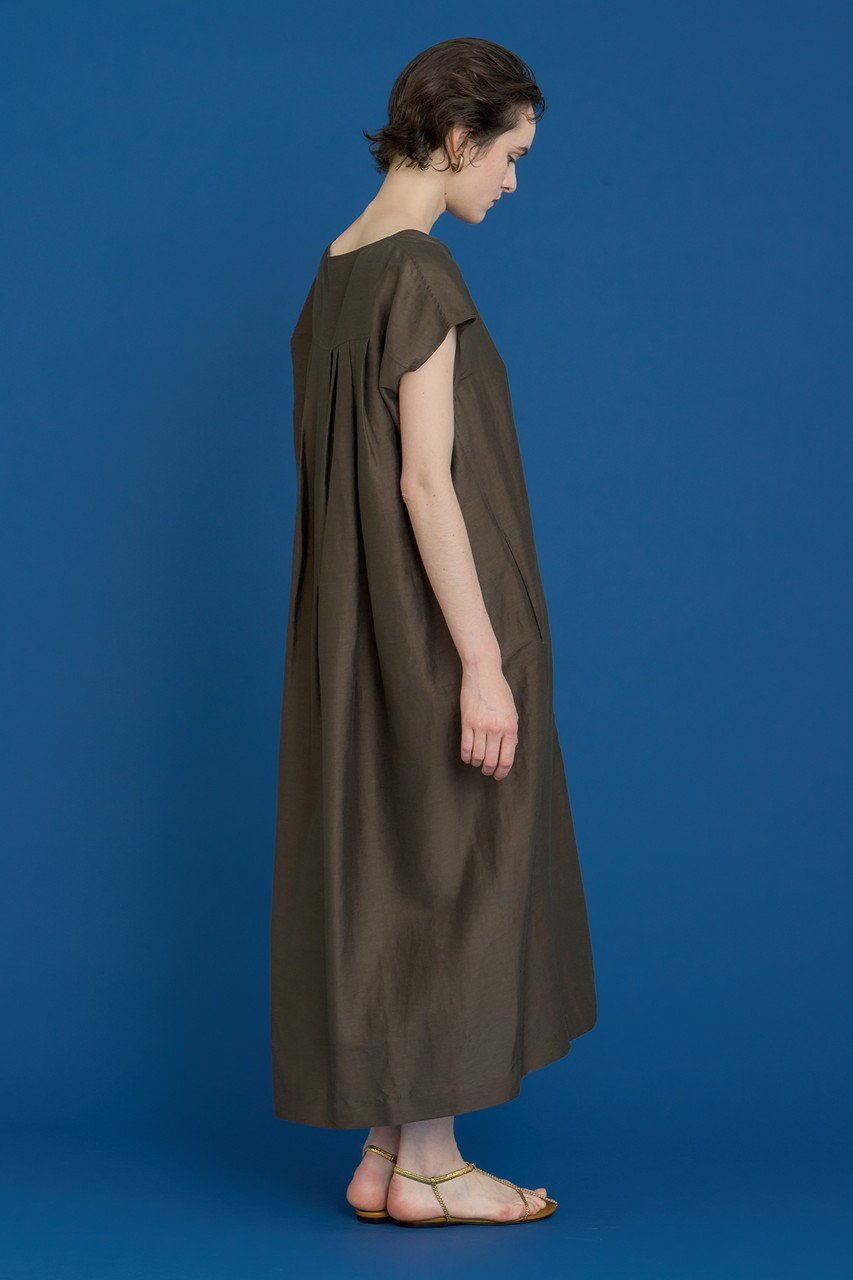 【ハウス オブ ロータス/HOUSE OF LOTUS】のスラブリネンバックタックワンピース 人気、トレンドファッション・服の通販 founy(ファニー) 　ファッション　Fashion　レディースファッション　Fashion for Women　ワンピース　Dresses　チュニック　Tunic Tops & Dresses　タンブラー　Tumbler, Travel Mug　チュニック　Tunic, Long Top　フロント　Front, Front Design　ランダム　Random, Irregular　リネン　Linen, Linen Fabric　ロング　Long, Long-Length　再入荷　Restock / Back in Stock　other-2|ID: prp329100004559122 ipo3291000000032296487