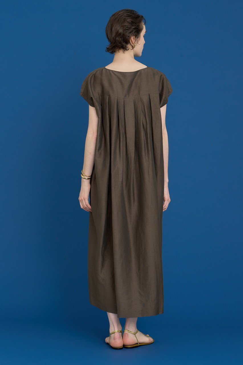 【ハウス オブ ロータス/HOUSE OF LOTUS】のスラブリネンバックタックワンピース 人気、トレンドファッション・服の通販 founy(ファニー) 　ファッション　Fashion　レディースファッション　Fashion for Women　ワンピース　Dresses　チュニック　Tunic Tops & Dresses　タンブラー　Tumbler, Travel Mug　チュニック　Tunic, Long Top　フロント　Front, Front Design　ランダム　Random, Irregular　リネン　Linen, Linen Fabric　ロング　Long, Long-Length　再入荷　Restock / Back in Stock　other-3|ID: prp329100004559122 ipo3291000000032296488