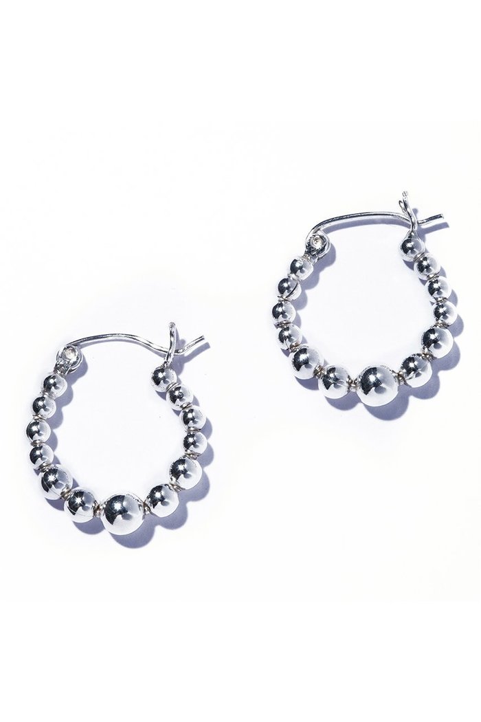 【クイップ クエイント/quip queint】のbowling hook ピアス インテリア・キッズ・メンズ・レディースファッション・服の通販 founy(ファニー) https://founy.com/ ファッション Fashion レディースファッション Fashion for Women ジュエリー Jewelry ファッションリング Fashion Rings イヤリング・フープ・ドロップタイプ Hoop, Drop & Clip Earrings イヤリング Earrings クール Cool, Chic シルバー Silver, Metallic Silver ネックレス Necklace, Pendant Necklace バランス Balance, Style Balance フープ Hoop, Hoop Earrings |ID: prp329100004560501 ipo3291000000036232331