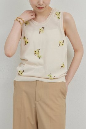 【ガリャルダガランテ/GALLARDAGALANTE】の【HERITANOVUM】シアーエンブロイダリーノースリーブニット 人気、トレンドファッション・服の通販 founy(ファニー) ファッション Fashion レディースファッション WOMEN トップス・カットソー Tops/Tshirt ニット Knit Tops キャミソール / ノースリーブ No Sleeves シャツ/ブラウス Shirts/Blouses ロング / Tシャツ T-Shirts カットソー Cut and Sewn キャミソール Camisole コンパクト Compact スタンダード Standard タンク Tank ノースリーブ No Sleeve NEW・新作・新着・新入荷 New Arrivals |ID:prp329100004560539