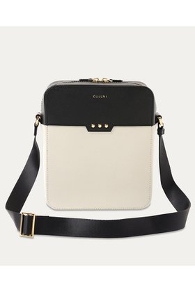 【クルニ/CULLNI】の【UNISEX】Square Leather ショルダーバッグ 人気、トレンドファッション・服の通販 founy(ファニー) ファッション Fashion レディースファッション WOMEN バッグ Bag ユニセックス Unisex スタイリッシュ Stylish スタッズ Studs スマート Smart ポケット Pocket NEW・新作・新着・新入荷 New Arrivals 財布 Wallet |ID:prp329100004560640