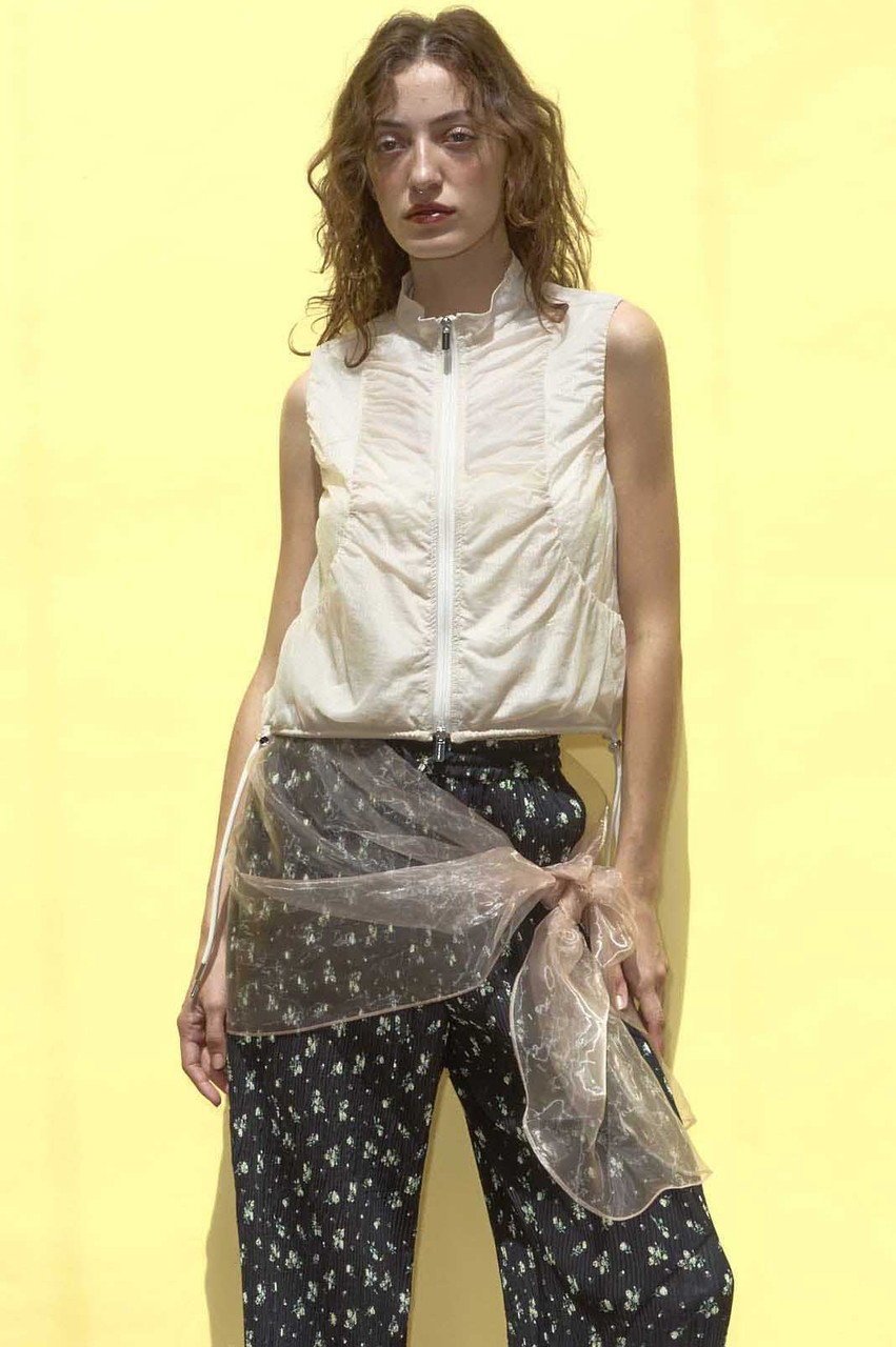 【メゾンスペシャル/MAISON SPECIAL】のAiry Sheer Gathered Vest/エアリーシアーギャザーベスト 人気、トレンドファッション・服の通販 founy(ファニー) 　ファッション　Fashion　レディースファッション　WOMEN　アウター　Coat Outerwear　トップス・カットソー　Tops/Tshirt　キャミソール / ノースリーブ　No Sleeves　シャツ/ブラウス　Shirts/Blouses　ベスト/ジレ　Gilets/Vests　ガーリー　Girly　キャップ　Cap　ギャザー　Gather　シアー　Sheer　スカーフ　Scarf　トレンド　Trend　ノースリーブ　No Sleeve　ベスト　Vest　ミックス　Mix　リップ　Lip　おすすめ　Recommend　夏　Summer　NEW・新作・新着・新入荷　New Arrivals　other-3|ID: prp329100004563622 ipo3291000000032272208