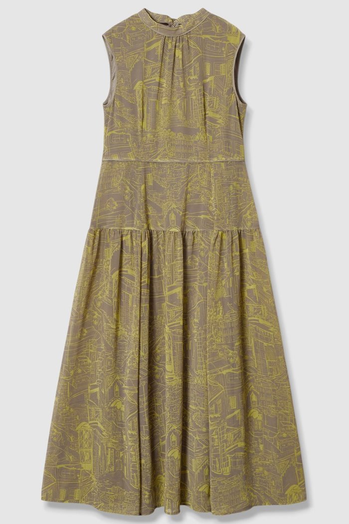 【アナイ/ANAYI】のシティスケーププリントマキシ ワンピース インテリア・キッズ・メンズ・レディースファッション・服の通販 founy(ファニー) https://founy.com/ ファッション Fashion レディースファッション Fashion for Women ワンピース Dresses チュニック Tunic Tops & Dresses カーディガン Cardigan, Knitwear サンダル Sandals, Summer Shoes シフォン Chiffon, Lightweight Fabric ジャケット Jacket, Outerwear スタンド Stand Collar, Upright Stand チュニック Tunic, Long Top ノースリーブ Sleeveless, No-Sleeve パイピング Piping, Trim Design フラット Flat, Flat Shoes プリント Print, Printed Pattern マキシ Maxi, Full Length モダン Modern, Contemporary リゾート Resort, Vacation Style ロング Long, Long-Length エレガント 上品 Elegant |ID: prp329100004565349 ipo3291000000035332716