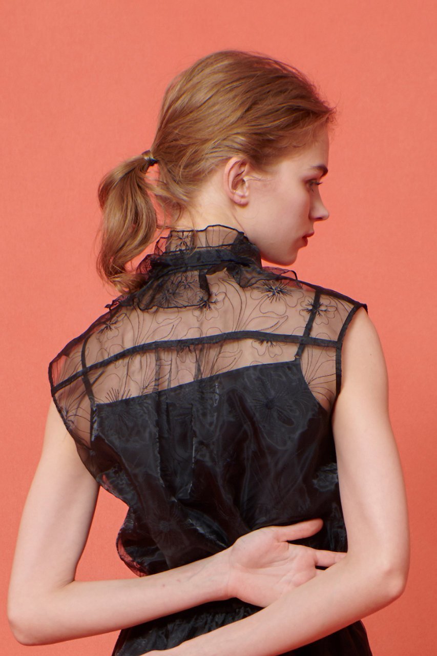 【アルアバイル/allureville】の【LOULOU WILLOUGHBY】オーガンジーフラワー刺繍ブラウス 人気、トレンドファッション・服の通販 founy(ファニー) 　ファッション　Fashion　レディースファッション　Fashion for Women　トップス・カットソー　Cut & Sew Tops　キャミソール&ノースリーブ　Camisoles & Sleeveless Tops　シャツ・ブラウス・オフィスカジュアル　Elegant Blouses & Button-Ups　オーガンジー　Organza Fabric　セットアップ　Set-Up, Coordinated Outfit　ノースリーブ　Sleeveless, No-Sleeve　フラワー　Flower, Floral　エレガント 上品　Elegant　定番　Standard, Basic Item　other-6|ID: prp329100004565376 ipo3291000000033124303